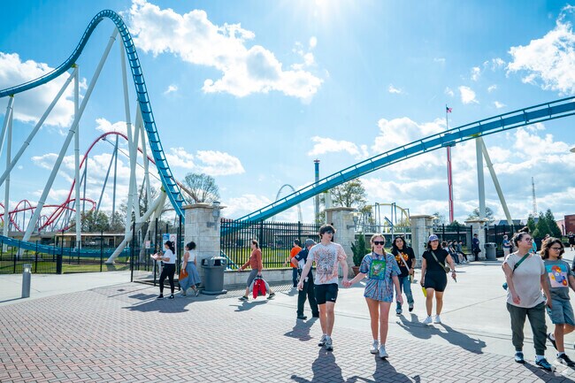 Carowinds is a fantastic summer destination just seconds away for Yorkmount locals.