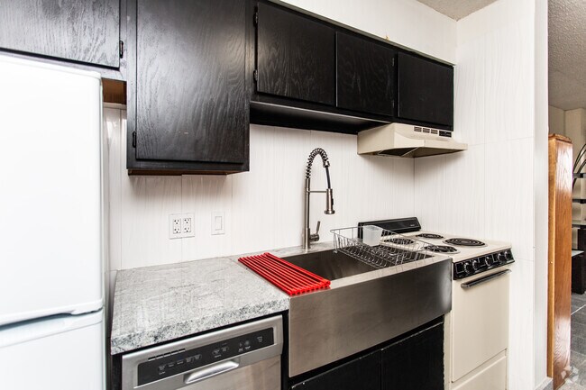 Riverwatch Towers, Columbus, OH 43201 - photo 6