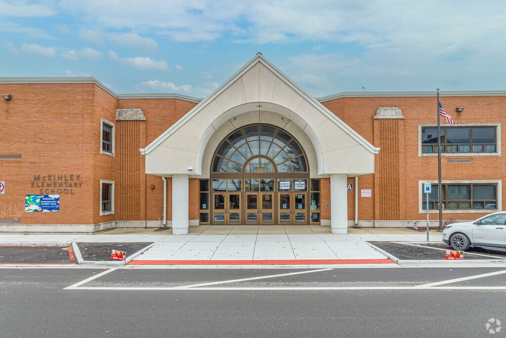 William Mckinley Elementary is an elementary school near Calumet.