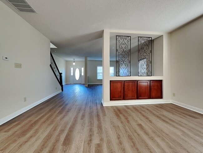 915 Brookstone Dr, Franklin, IN 46131 - photo 2