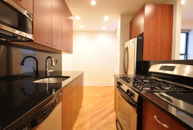 130 E 70th St, New York, NY 10021 - photo 2