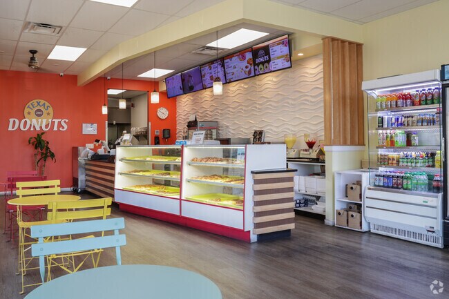 Texas Donuts offers sweet treats and smoothies that draw in guests from Bull Run and beyond.