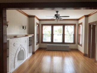 5422 W Dakin St, Chicago, IL 60641