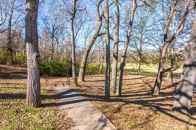 Bayyari Park has a paved trail to enjoy the fresh air and get some excersize.