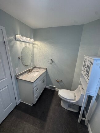 609 Broad Ave Unit Apartment B, Belle Vernon, PA 15012