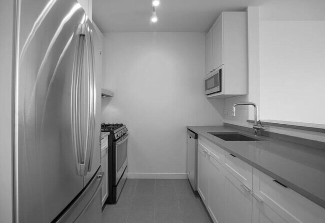 420 W 42nd St unit 30E, New York, NY 10036 - photo 3
