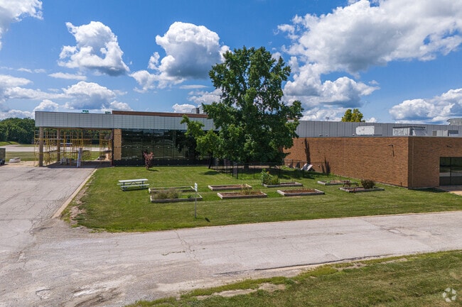 Stephen Decatur Middle School offers courses in Reading and Math.