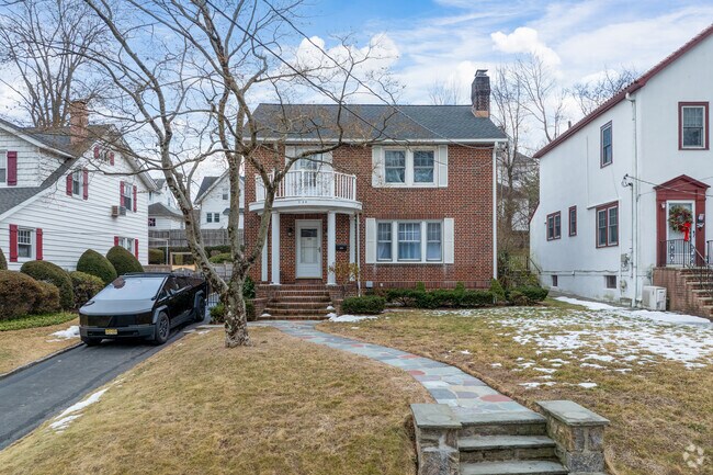 Enjoy long walkways to your front door in Crestwood.
