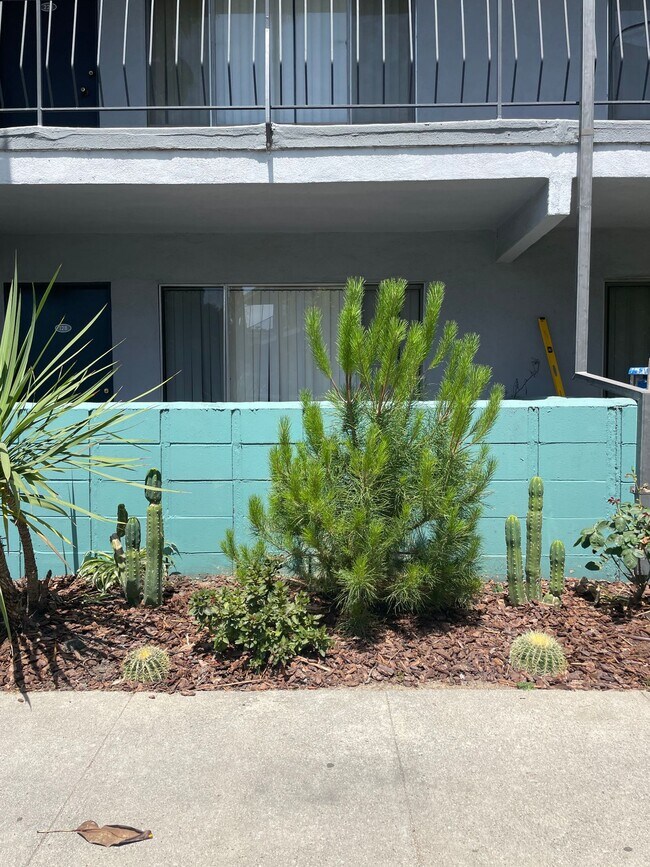 LUXURY LIVING AT AN AFFORDABLE PRICE, Los Angeles, CA 90034 - photo 5