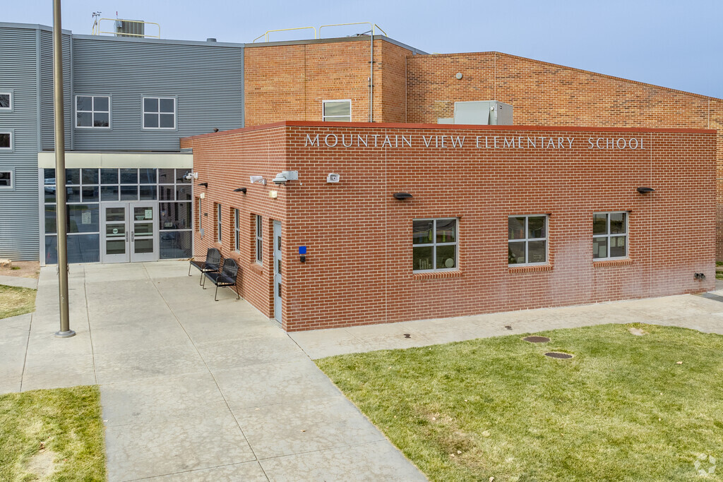 Mountain View Elementary School is a Public Elementary School in Downtown Windsor, Windsor CO & Greeley, CO.