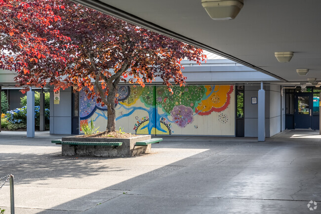 Hilltop Elementary School is a public institution.