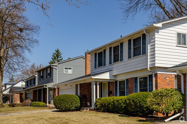 Homes throughout Orchard Hills-Maplewood range from $350,000 to $700,000.