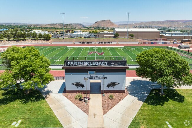Pine View High School is ranked #6,060 in the National Rankings.