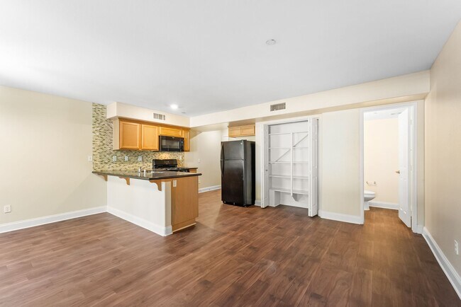 Corona Pointe Townhomes, Riverside, CA 92505 - photo 4