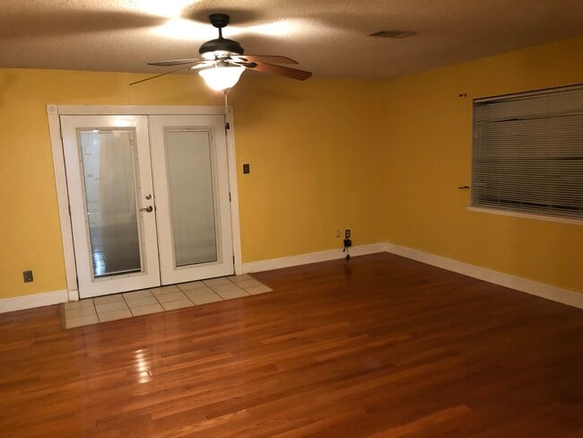 557 Esplanade St, La Place, LA 70068 - photo 4