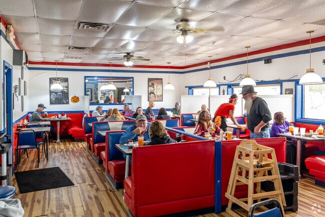 Fill your belly with a hearty breakfast at the popular All American Dixie Diner.