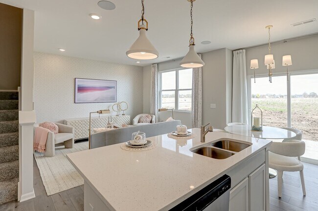 403 Comstock Rd, South Elgin, IL 60177 - photo 5