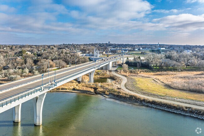 I-94 allows residents easy access to other parts of the area outside of Park Hill.