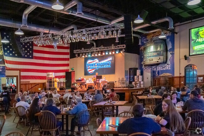 Enjoy live music at Toby Keith’s I Love This Bar & Grill.
