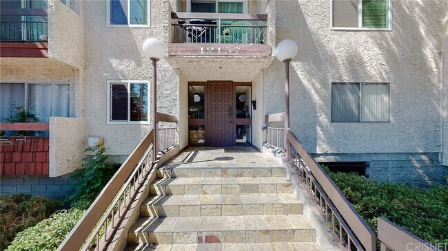 12157 Moorpark St unit 202, Studio City, CA 91604 - photo 3