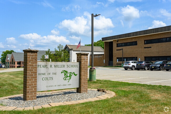 Kinnelon students in grades 6-8 can attend the highly rated Pearl R. Miller Middle School.