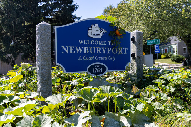 Common Pasture is a neighborhood in southern Newburyport.