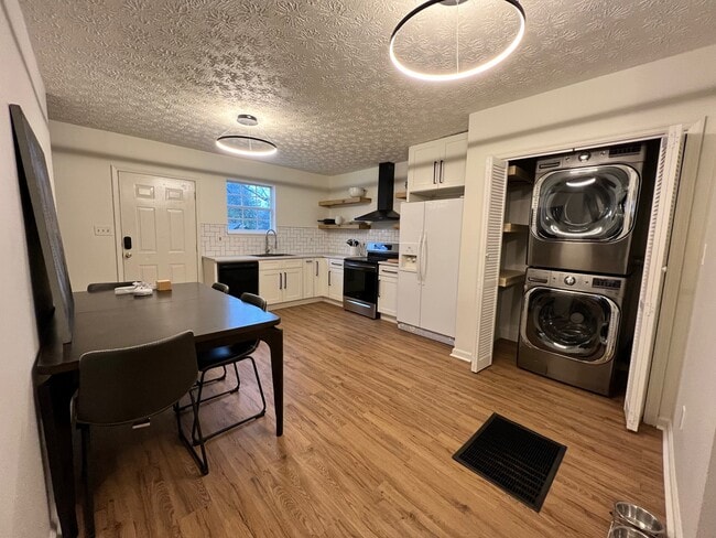 127 W Franklin St unit 3, Alcoa, TN 37701 - photo 3