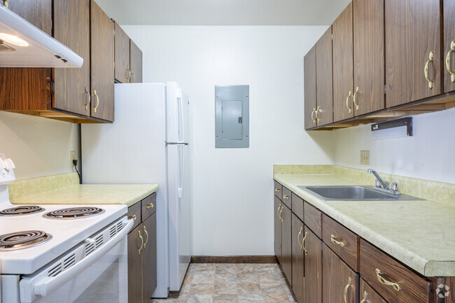 2BR, 1BA - 950SF - Kitchen