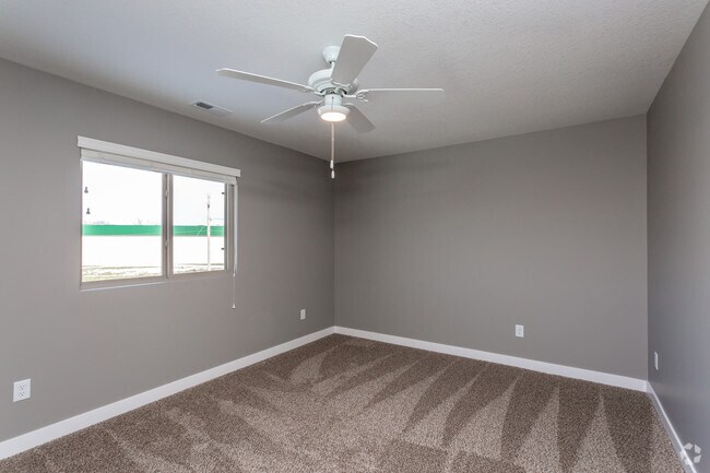 Walnut Creek Apartments, Newton, IA 50208 - photo 5