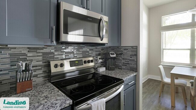 18101 Point Lookout Dr unit 124, Nassau Bay, TX 77058 - photo 5