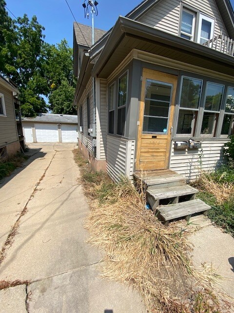 2214 Winnebago St unit 2, Madison, WI 53704 - photo 1