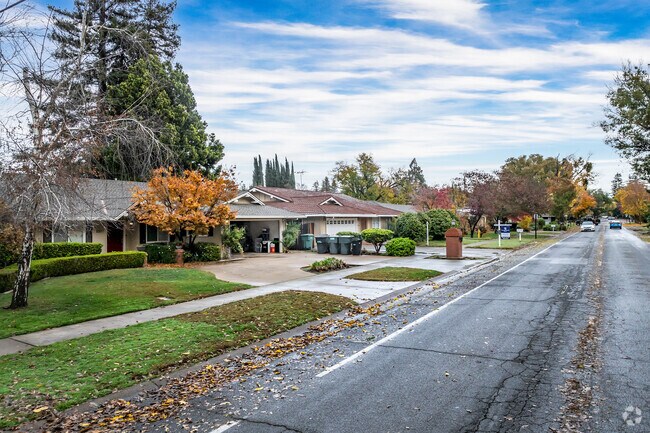 There is a small pocket of ranch-style homes in Woodside.