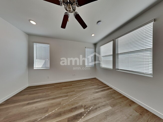 18467 W Cottontail Ln, Surprise, AZ 85387 - photo 6