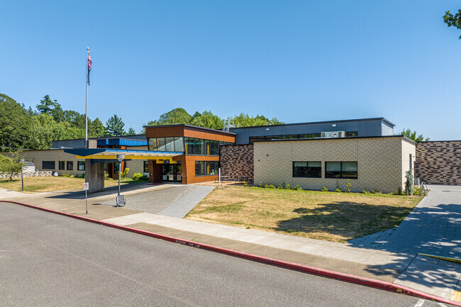 The Front of the Main Building at Oak Creek Elementary School in Lake Oswego.