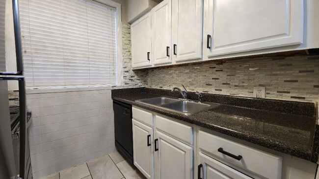 6304 Bancroft Ave unit 1st floor, Saint Louis, MO 63109 - photo 5