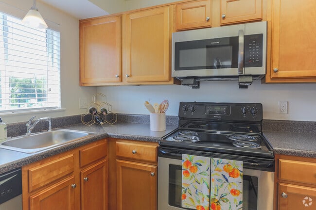 Lakeshore at Hampton Center, Hampton, VA 23666 - photo 7