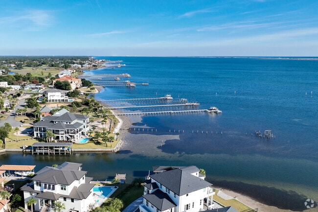 Gulf Breeze residents love to go boating.