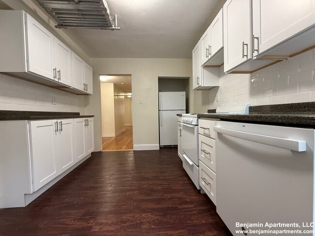 7 Mount Hood Rd unit B, Brighton, MA 02135 - photo 2