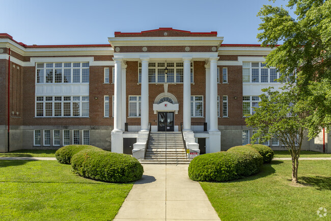 Piedmont Community Charter School welcomes students of Gastonia, NC.