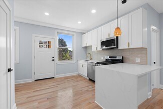 3805 W Belle Plaine Ave, Chicago, IL 60618