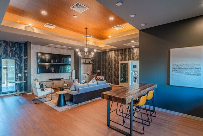 9600 W Georgia Ave unit ID1374245P, Glendale, AZ 85305 - photo 2