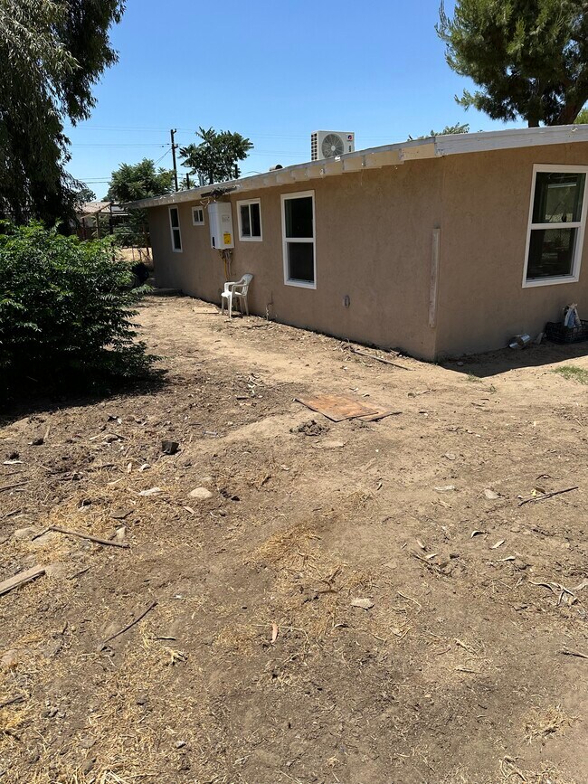 509 Beardsley Ave, Bakersfield, CA 93308 - photo 7