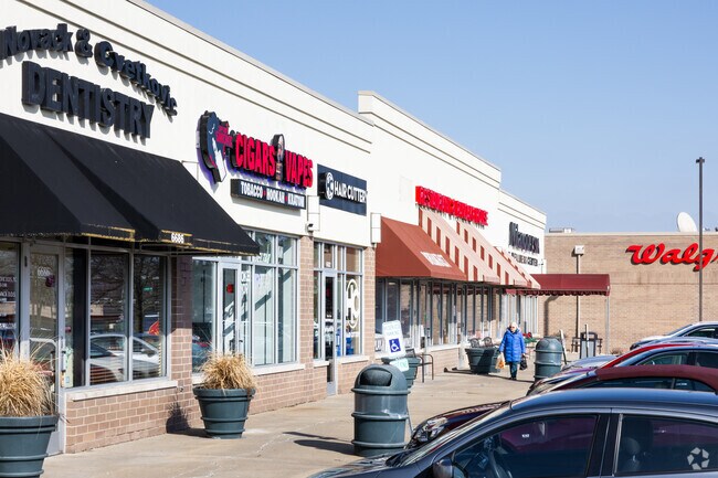 La Grange Highlands has several shopping plazas to visit.