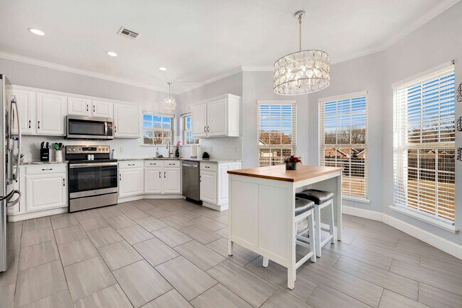 501 SW Duke Ave unit ID1221919P, Bentonville, AR 72712 - photo 7