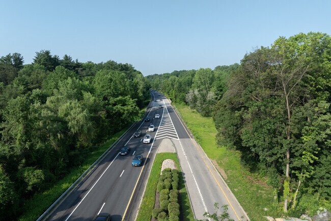 The Hutchinson River Parkway allows Rosedale commuters easy access into New York City or Connecticut.