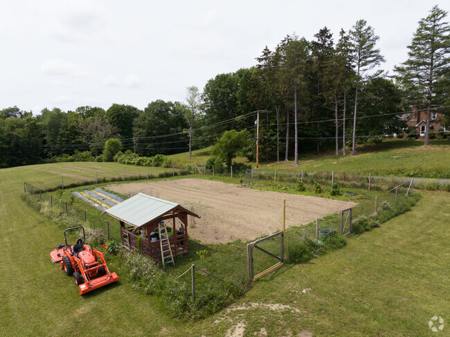 A garden helps keep kids focused and connected with nature at The Ridge School in Salt Point, NY