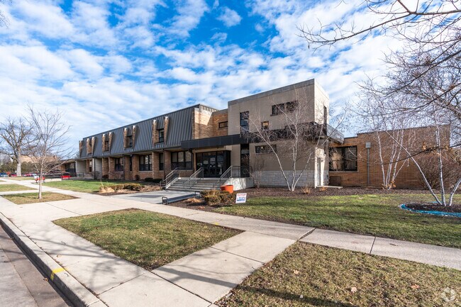 Field Park Elementary serves the students of Ridge Acres.