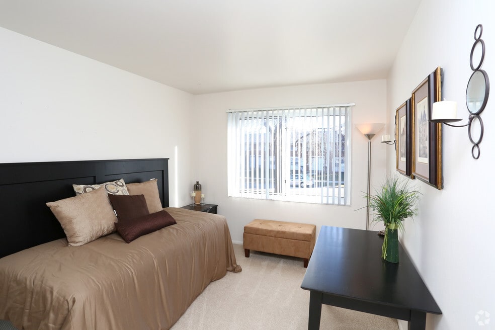 Arbor West Apartments 1240 Nantucket Rd, Aurora, IL