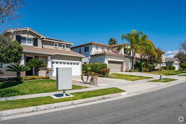 This North Redlands row of homes shows larger two-story homes that are more recently built.