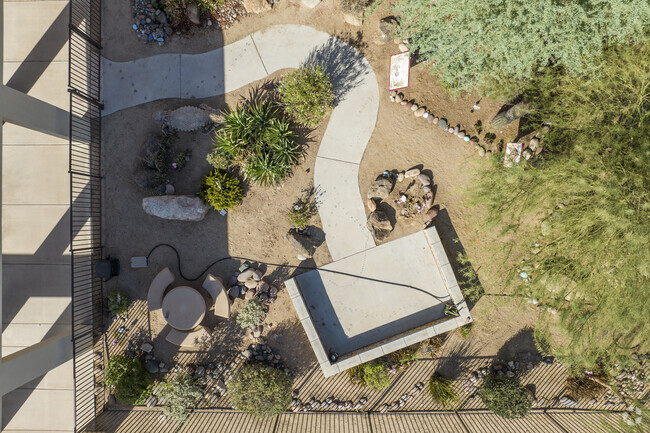 Phoenix’s Kyrene de la Colina Elementary School receives an A- from Niche.com.